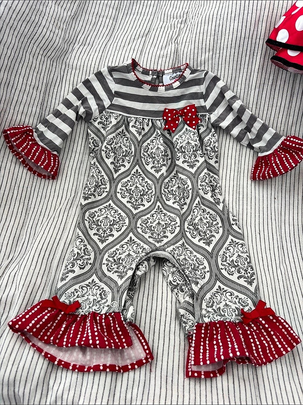Counting Daisies Girls Paisley Romper in Gray & Red Like New